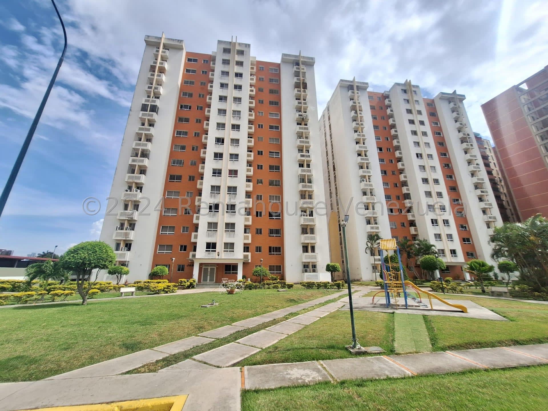 Apartamento en venta en Barquisimeto (Avenida Libertador), foto 1 de 12