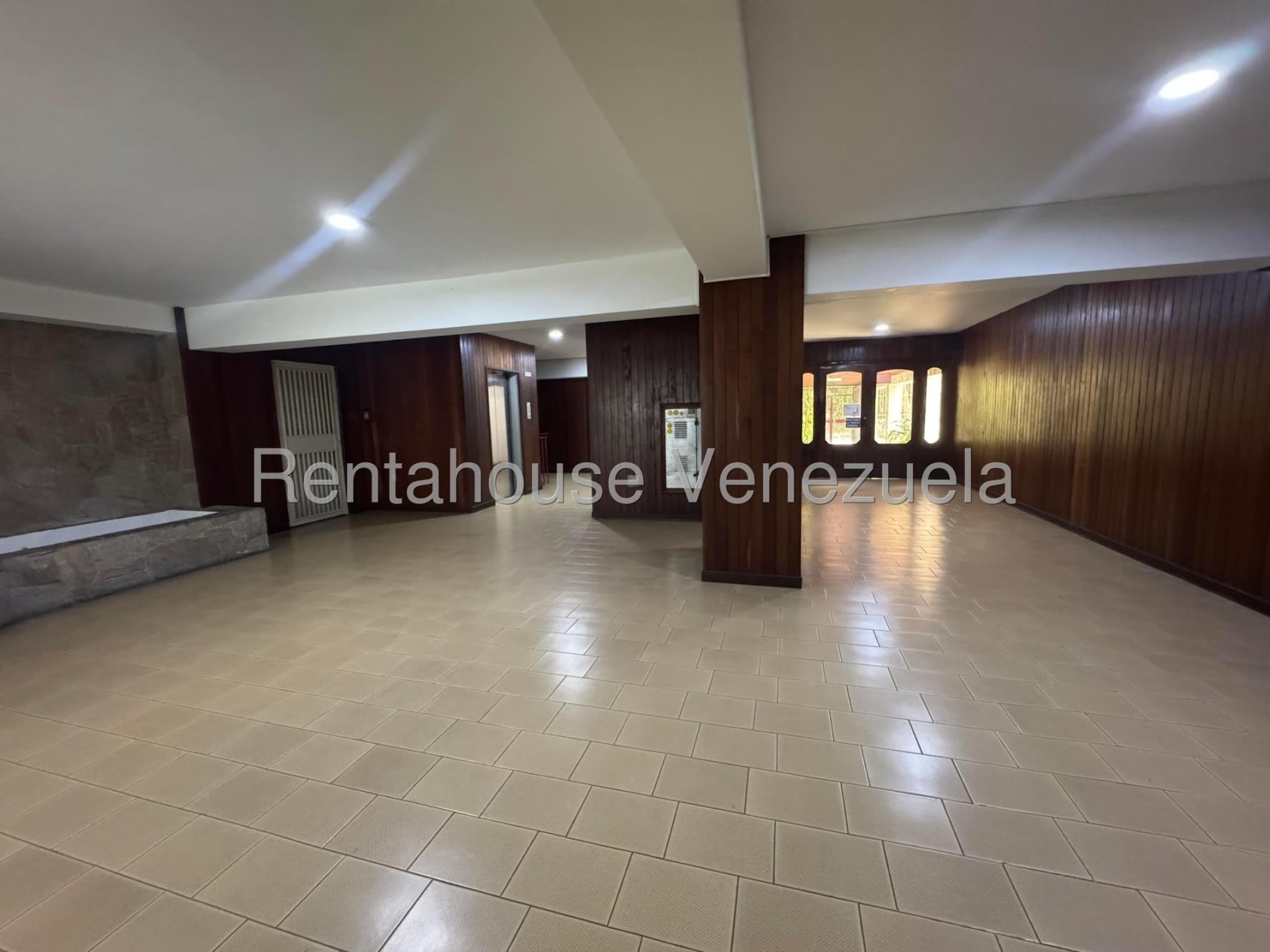 Apartamento en venta en Caracas (La Urbina), foto 3 de 12