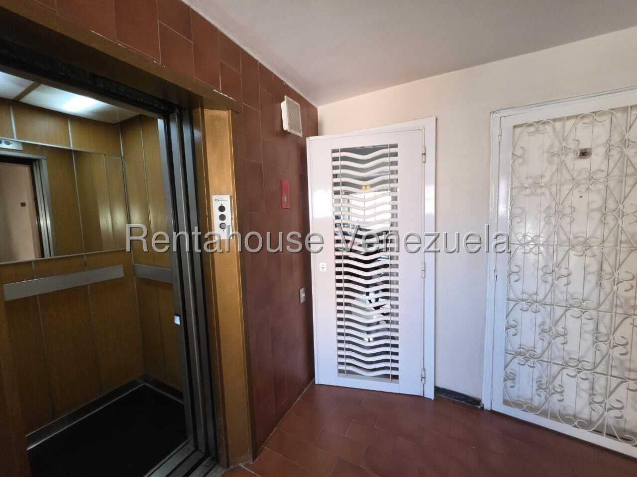 Apartamento en venta en Caracas (La Urbina), foto 2 de 12