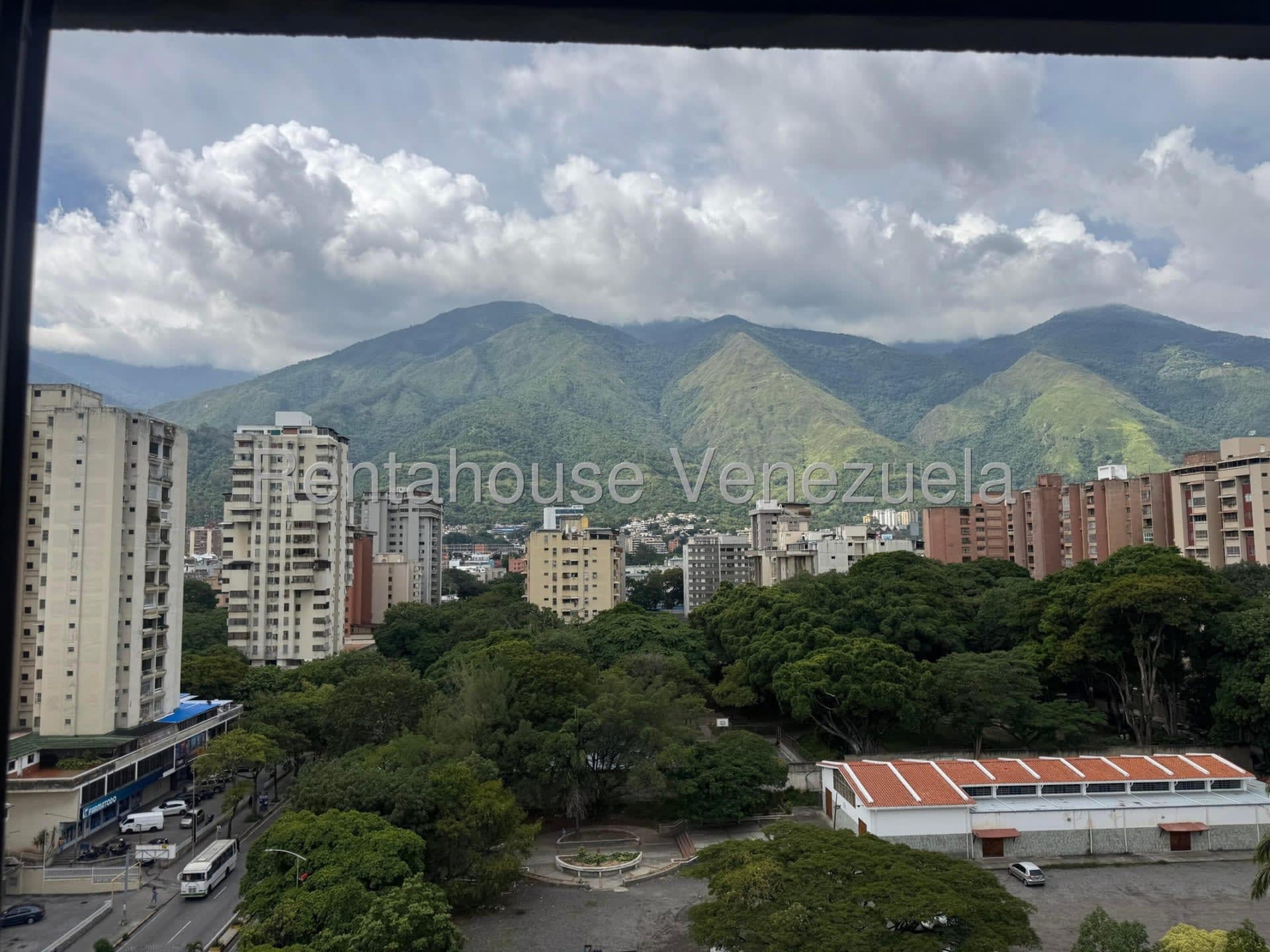 Apartamento en venta en Caracas (La Urbina), foto 2 de 12