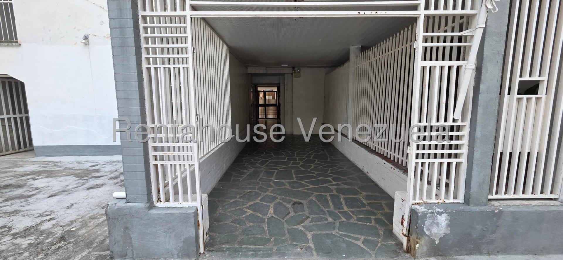 Apartamento en venta en Caracas (Colinas de Los Chaguaramos), foto 2 de 12