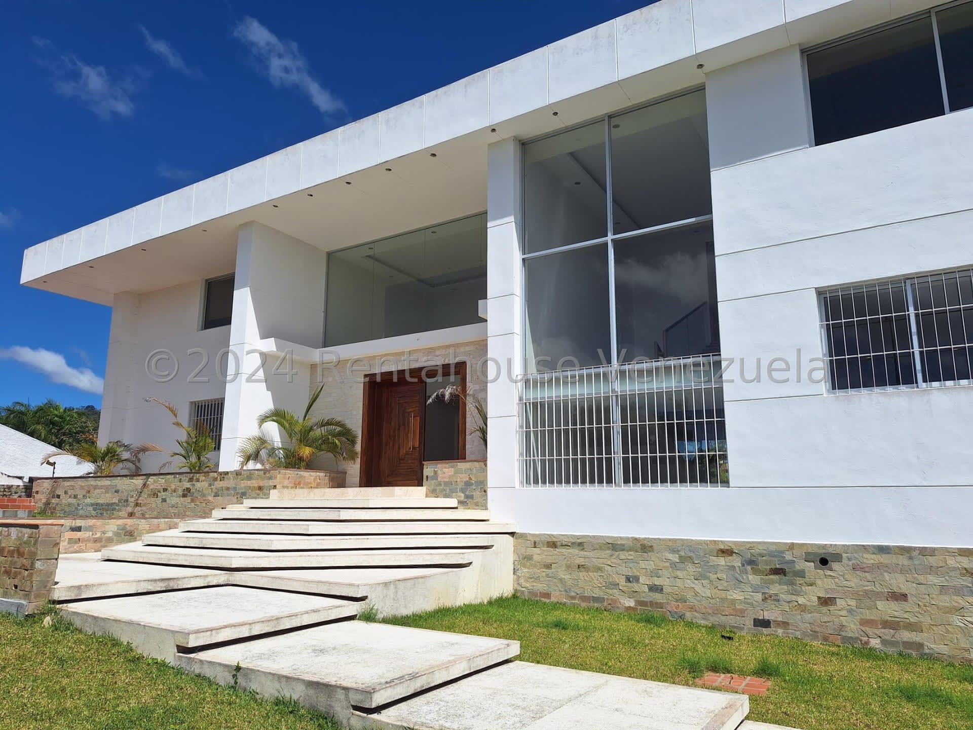 Casa en venta en Caracas (La Lagunita Country Club), foto 1 de 12