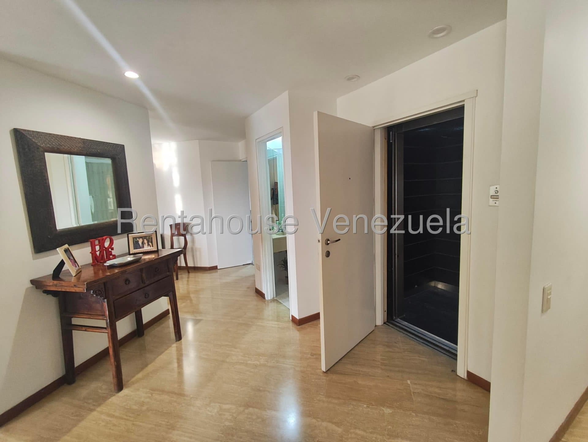 Apartamento en venta en Caracas (Los Naranjos del Cafetal), foto 3 de 12
