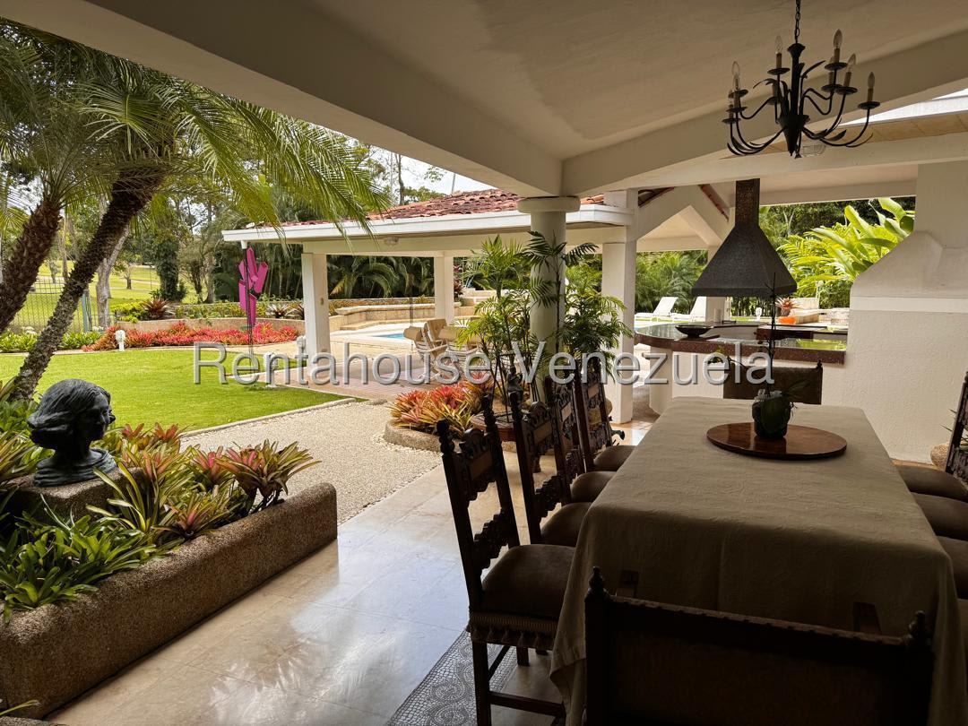 Casa en venta en Caracas (La Lagunita Country Club), foto 2 de 12