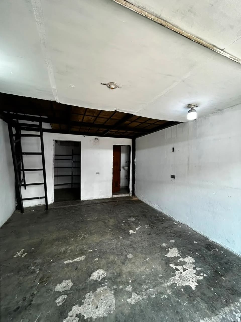 Local comercial en alquiler en Valencia (Calle Michelena), foto 3 de 5