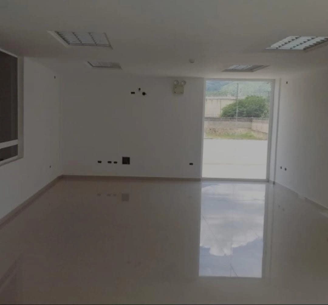 Local comercial en venta en San Diego (Zona Industrial Monteserino), foto 2 de 8