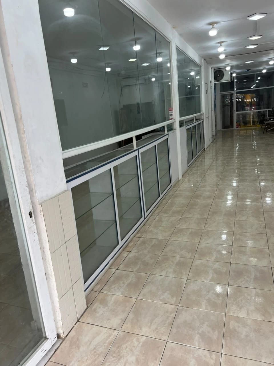 Local comercial en alquiler en Naguanagua (Av. Bolívar), foto 2 de 6