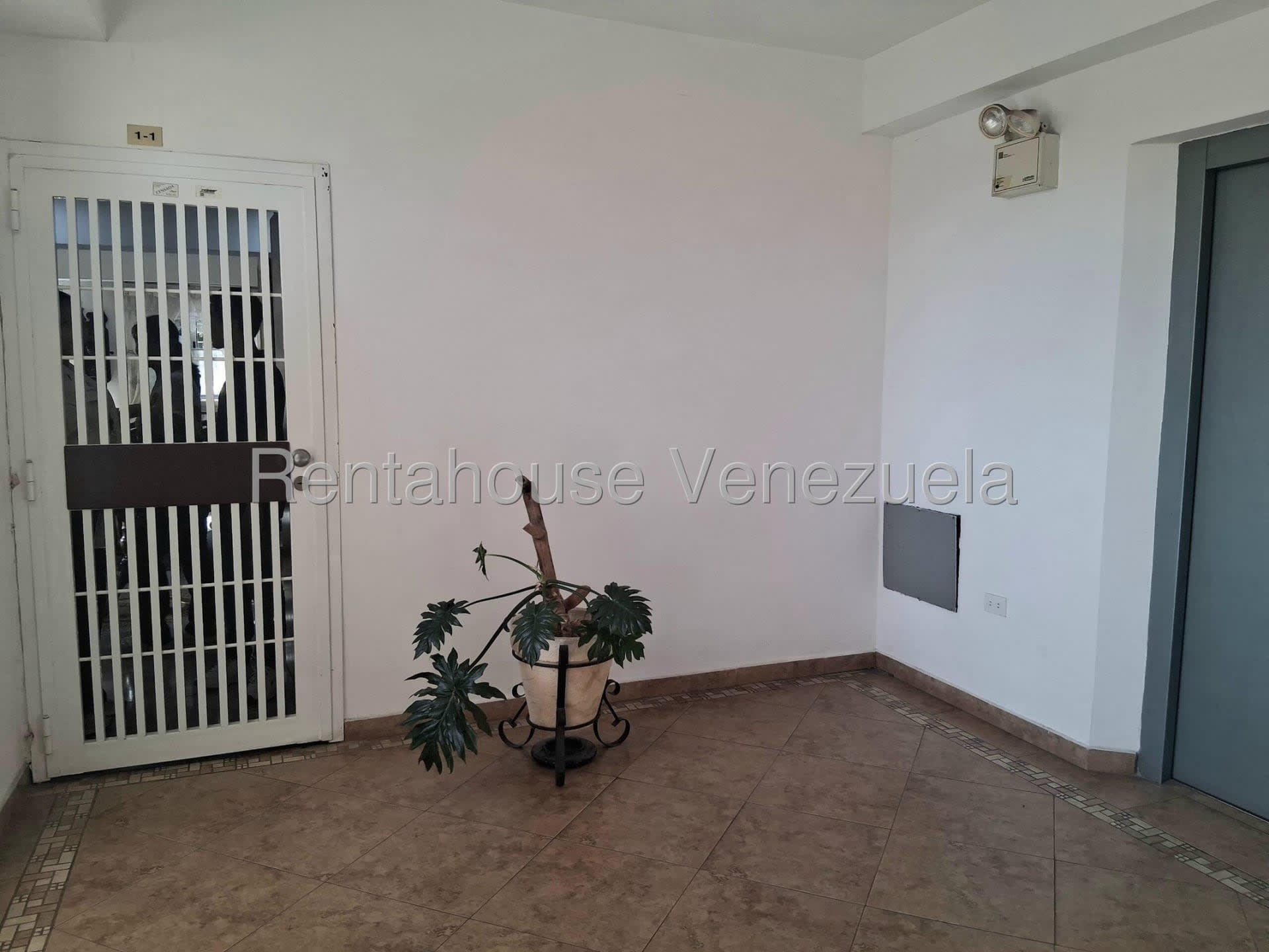 Apartamento en alquiler en Barquisimeto (Zona Este), foto 2 de 12
