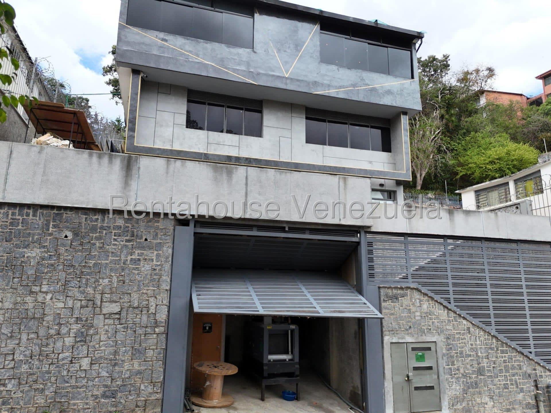Local comercial en venta en Caracas (Los Chaguaramos), foto 2 de 12