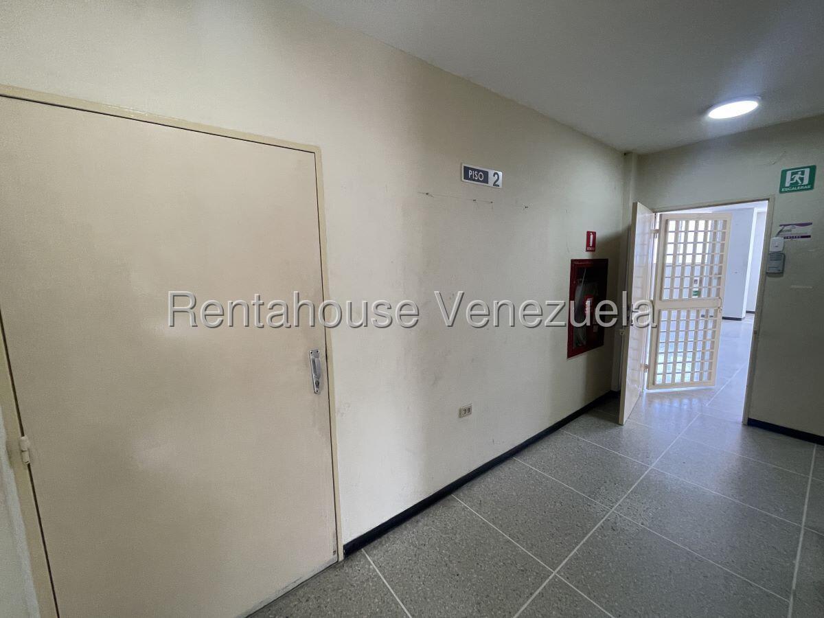 Local comercial en alquiler en Caracas (La Urbina), foto 1 de 12