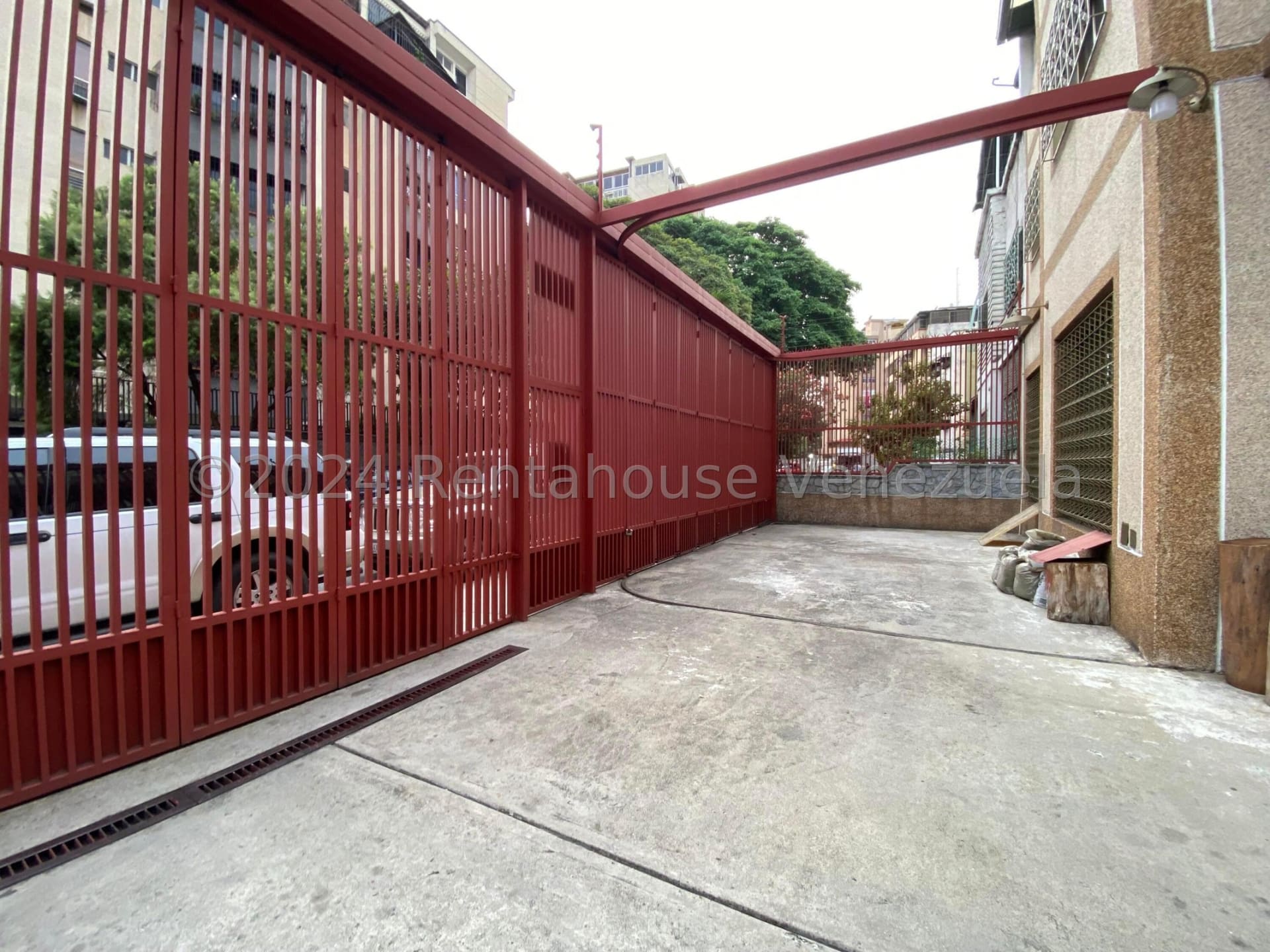 Local comercial en venta en Caracas (Valle Abajo), foto 2 de 12