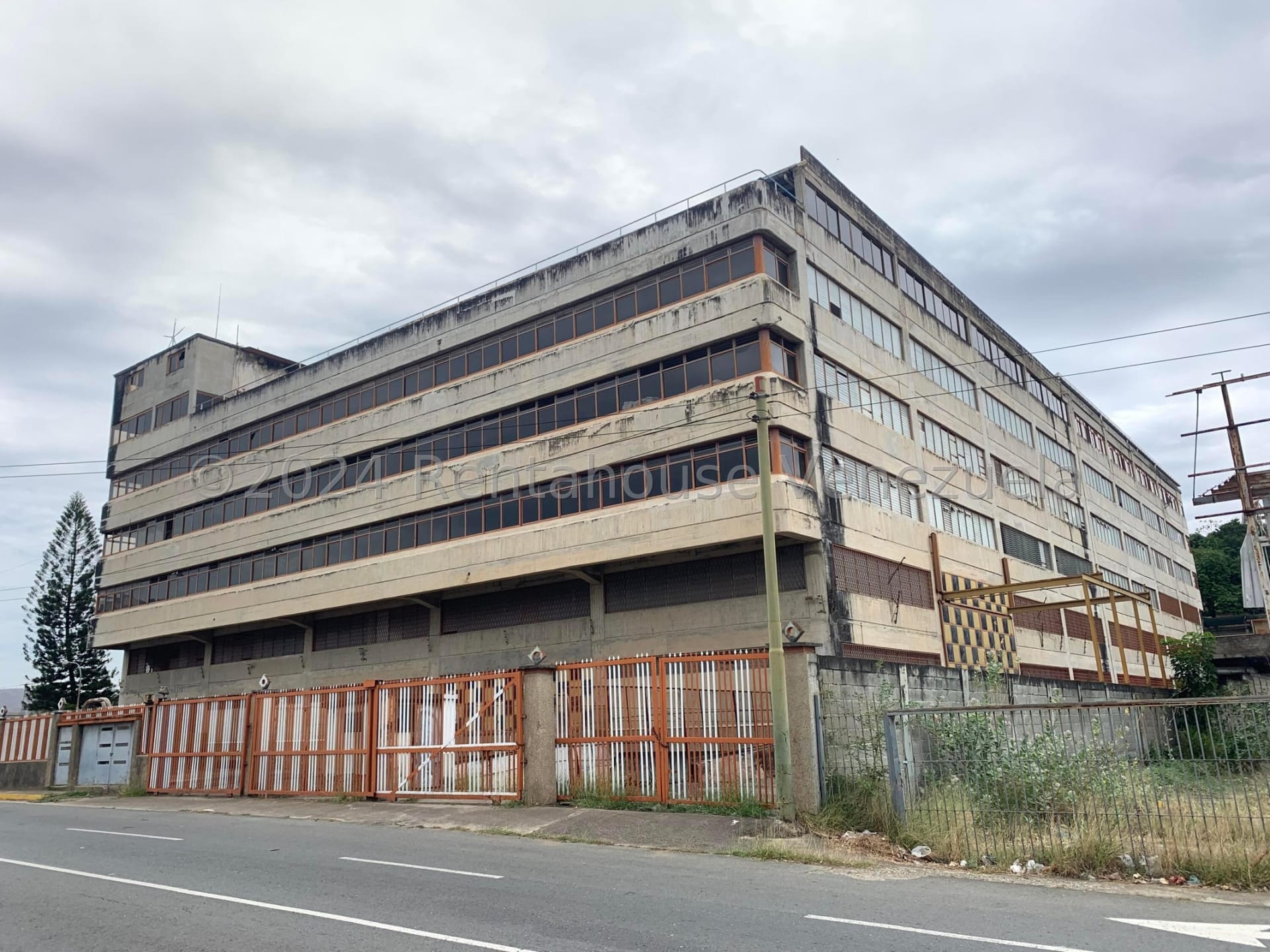Local comercial en venta en Guarenas (El Marques), foto 1 de 12