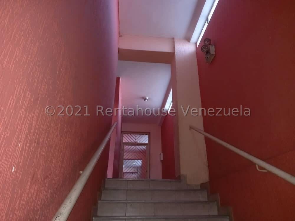 Local comercial en venta en Los Teques (Municipio Guaicaipuro), foto 3 de 12