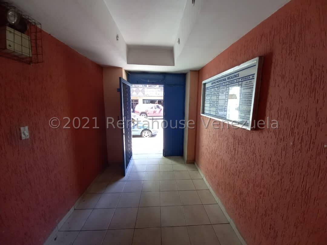 Local comercial en venta en Los Teques (Municipio Guaicaipuro), foto 2 de 12