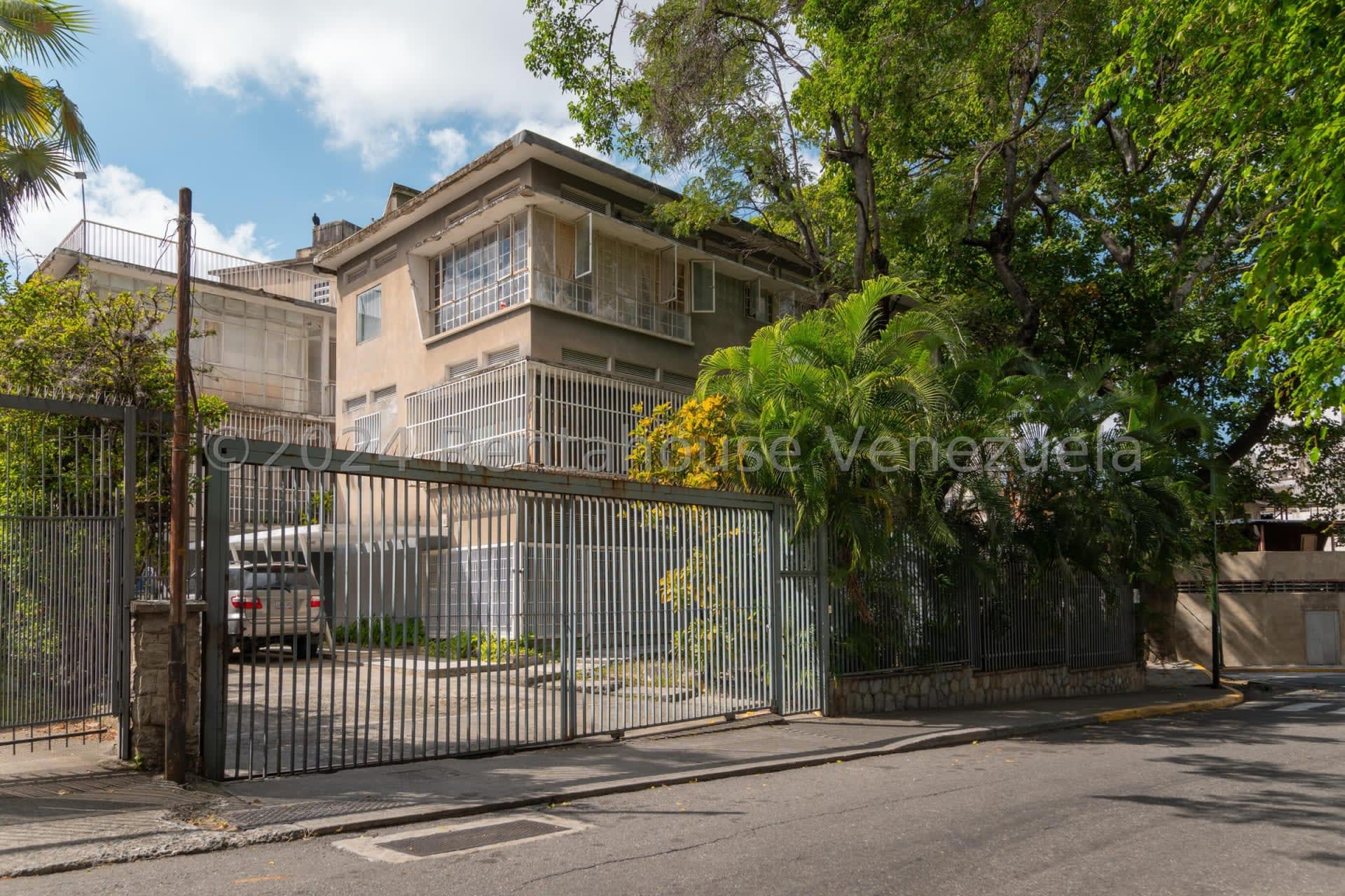 Local comercial en venta en Caracas (El Bosque), foto 1 de 12
