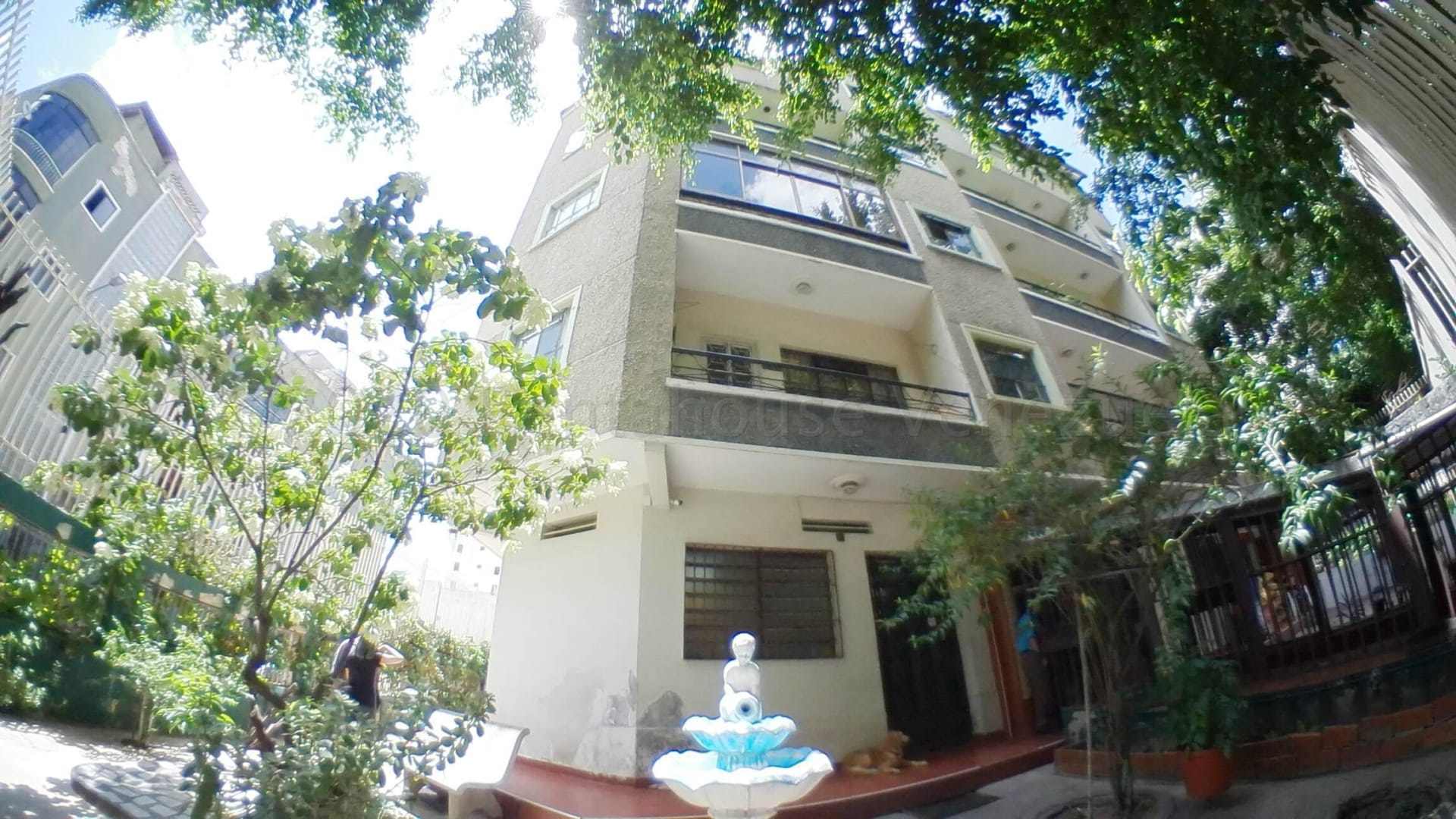 Local comercial en venta en Caracas (Los Rosales), foto 2 de 12