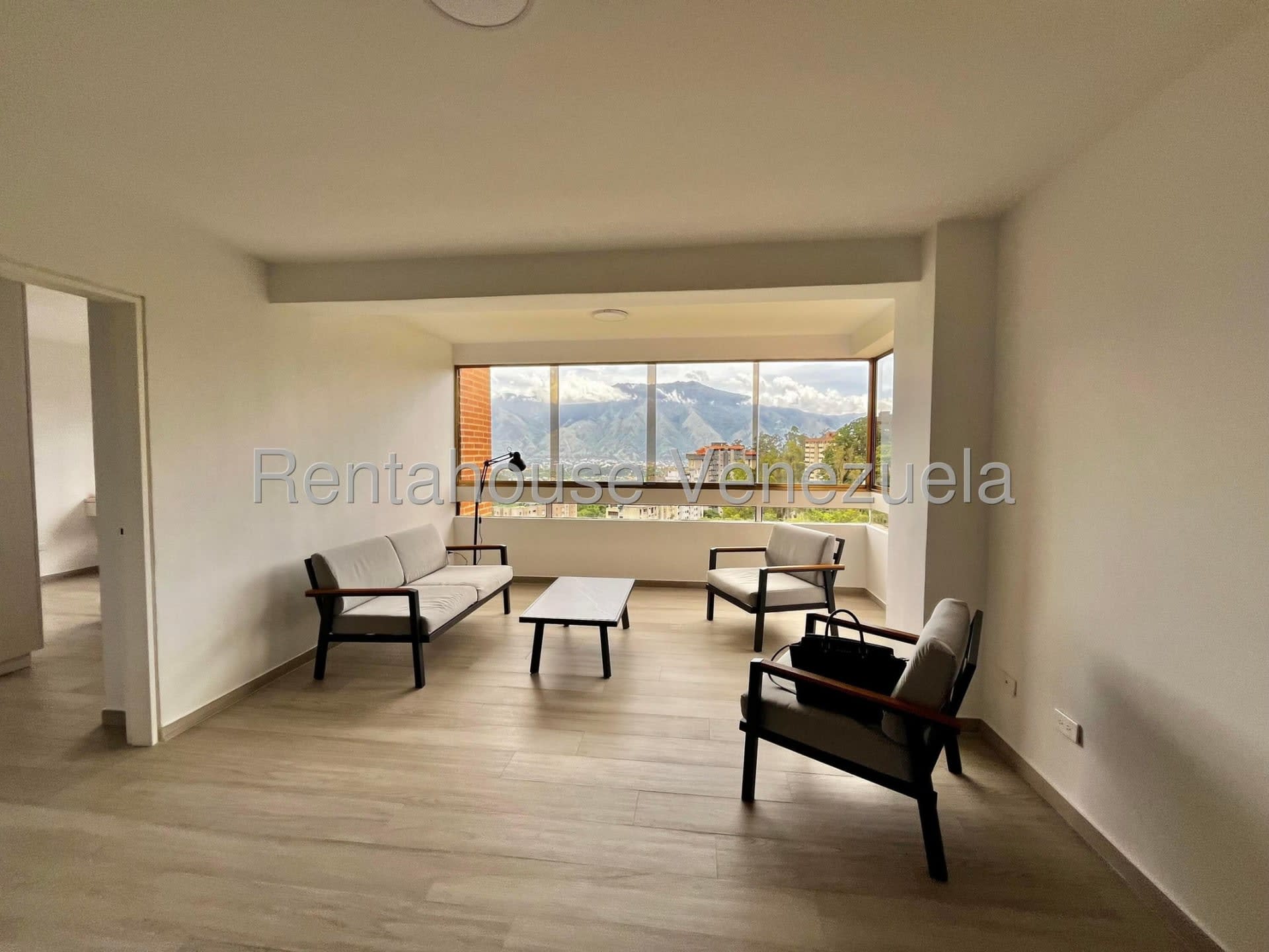 Apartamento en venta en Caracas (Los Naranjos del Cafetal), foto 5 de 12