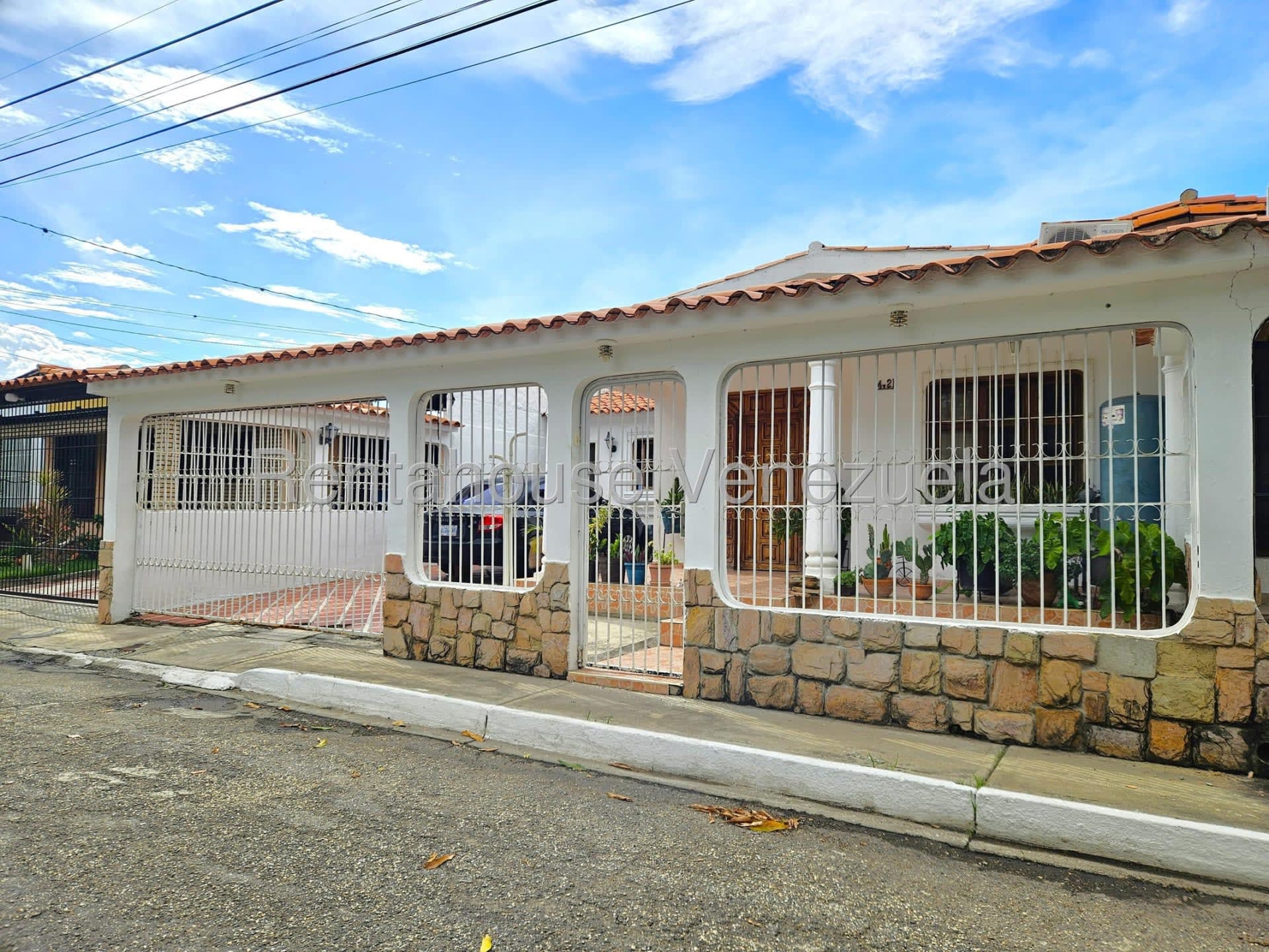 Casa en venta en Barquisimeto (Valle Hondo), foto 1 de 12