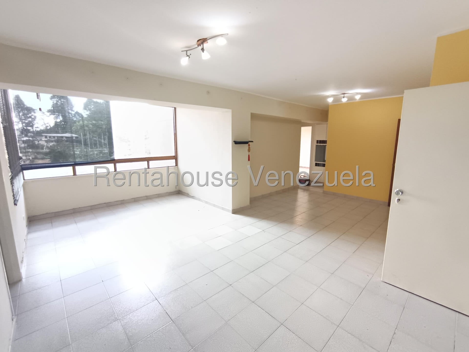 Apartamento en alquiler en San Antonio de Los Altos (Don Blas), foto 2 de 12