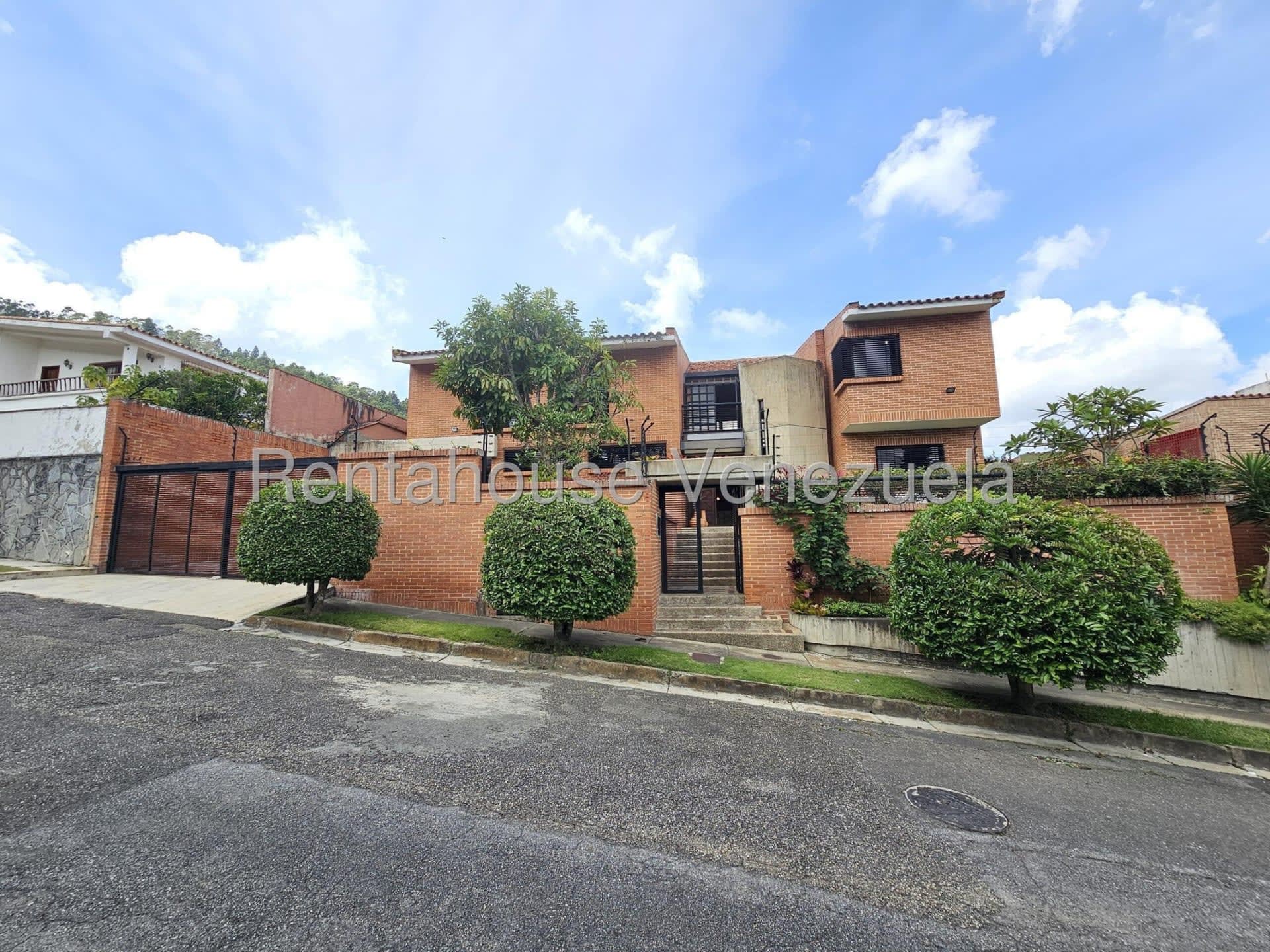 Casa en venta en Caracas (La Boyera), foto 2 de 12