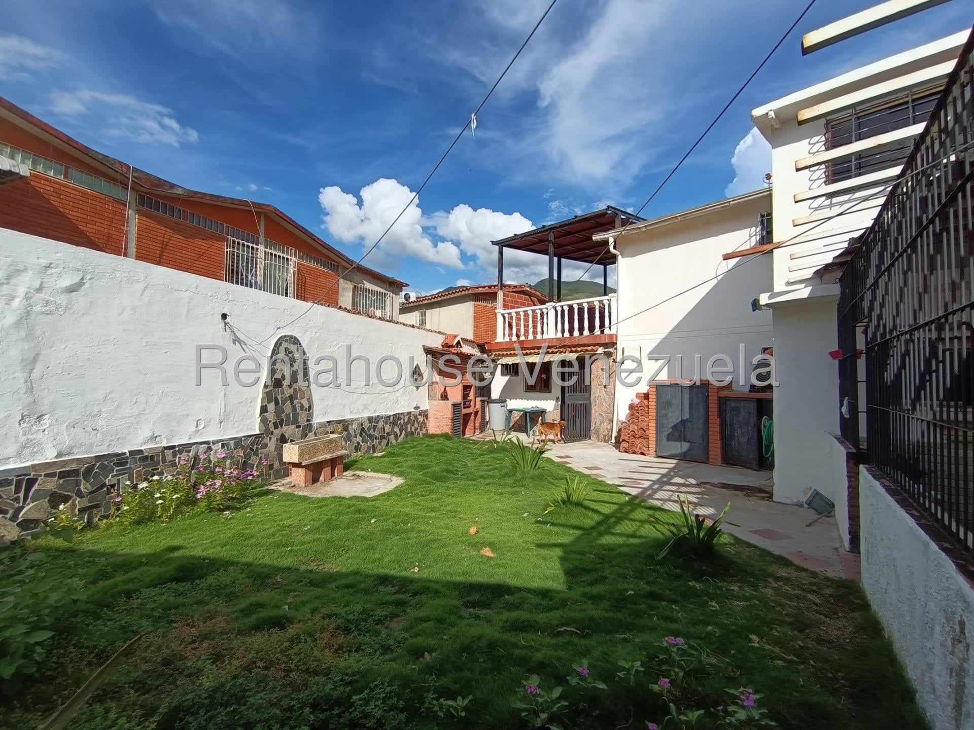 Casa en venta en Guatire (Valle Arriba), foto 2 de 12