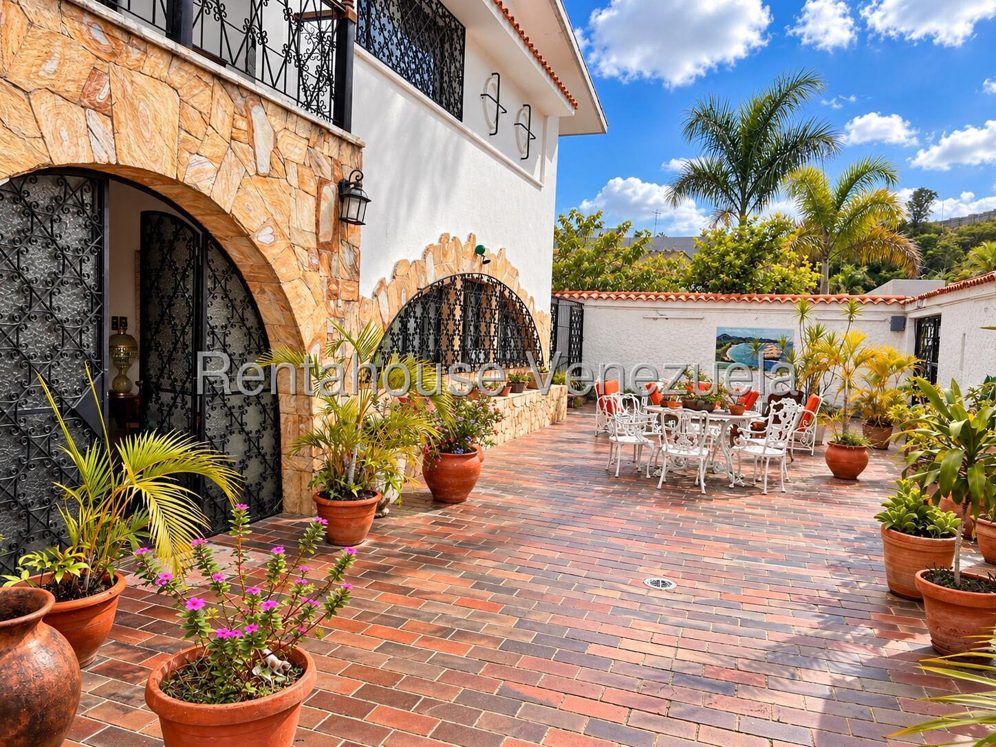 Casa en venta en Caracas (Cumbres de Curumo), foto 2 de 12