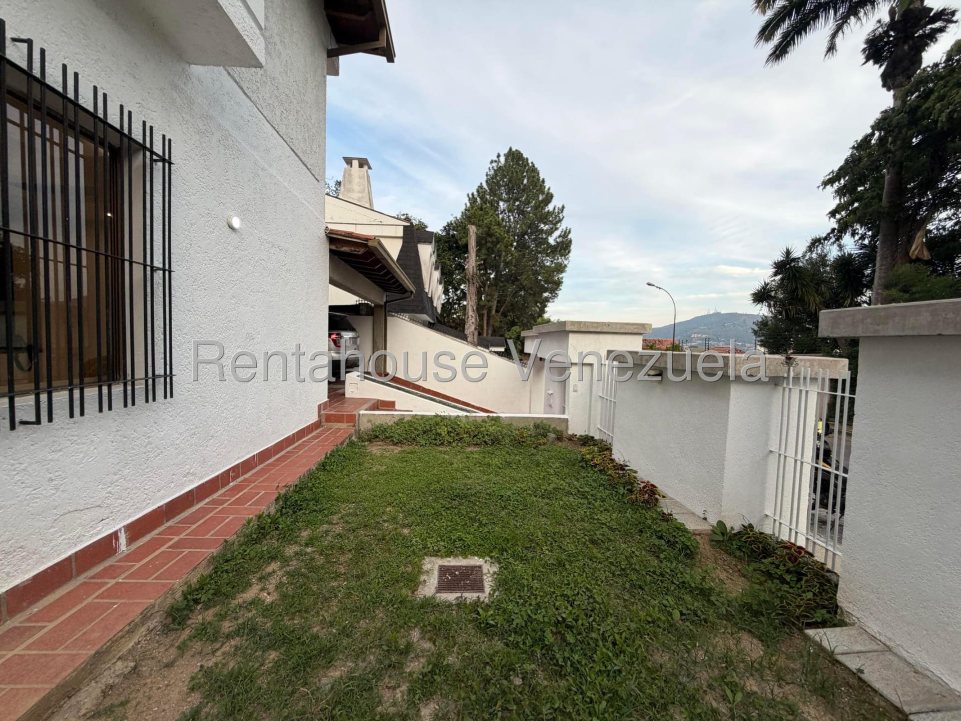 Casa en venta en Caracas (Lomas de Prados del Este), foto 3 de 12