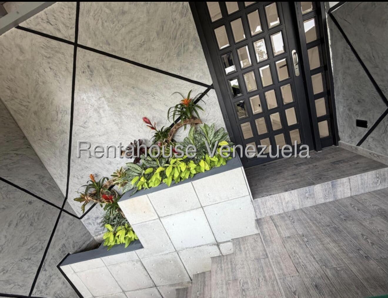 Casa en venta en Caracas (Los Naranjos del Cafetal), foto 2 de 12