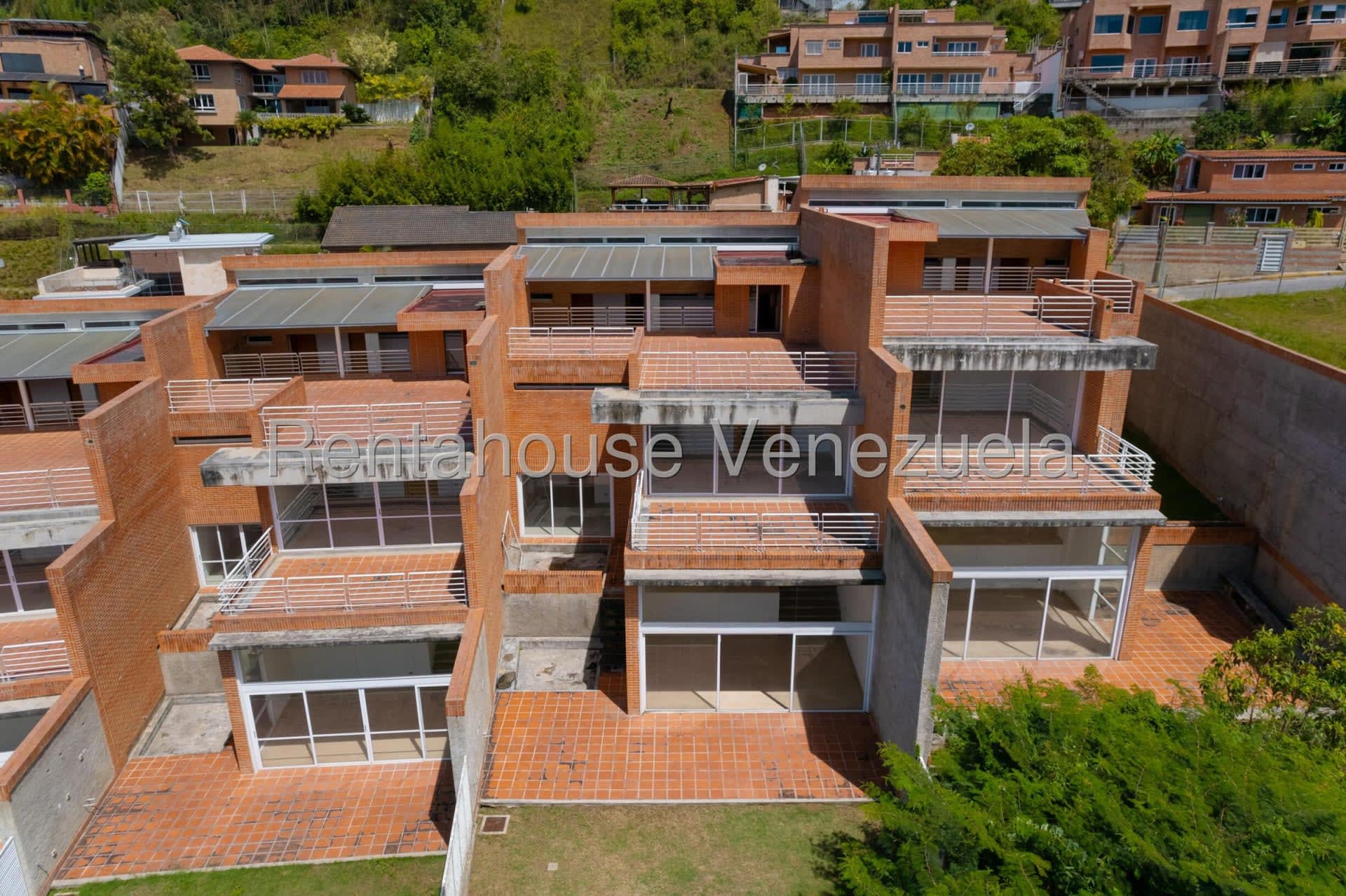 Casa en venta en Caracas (Alto Hatillo), foto 2 de 12