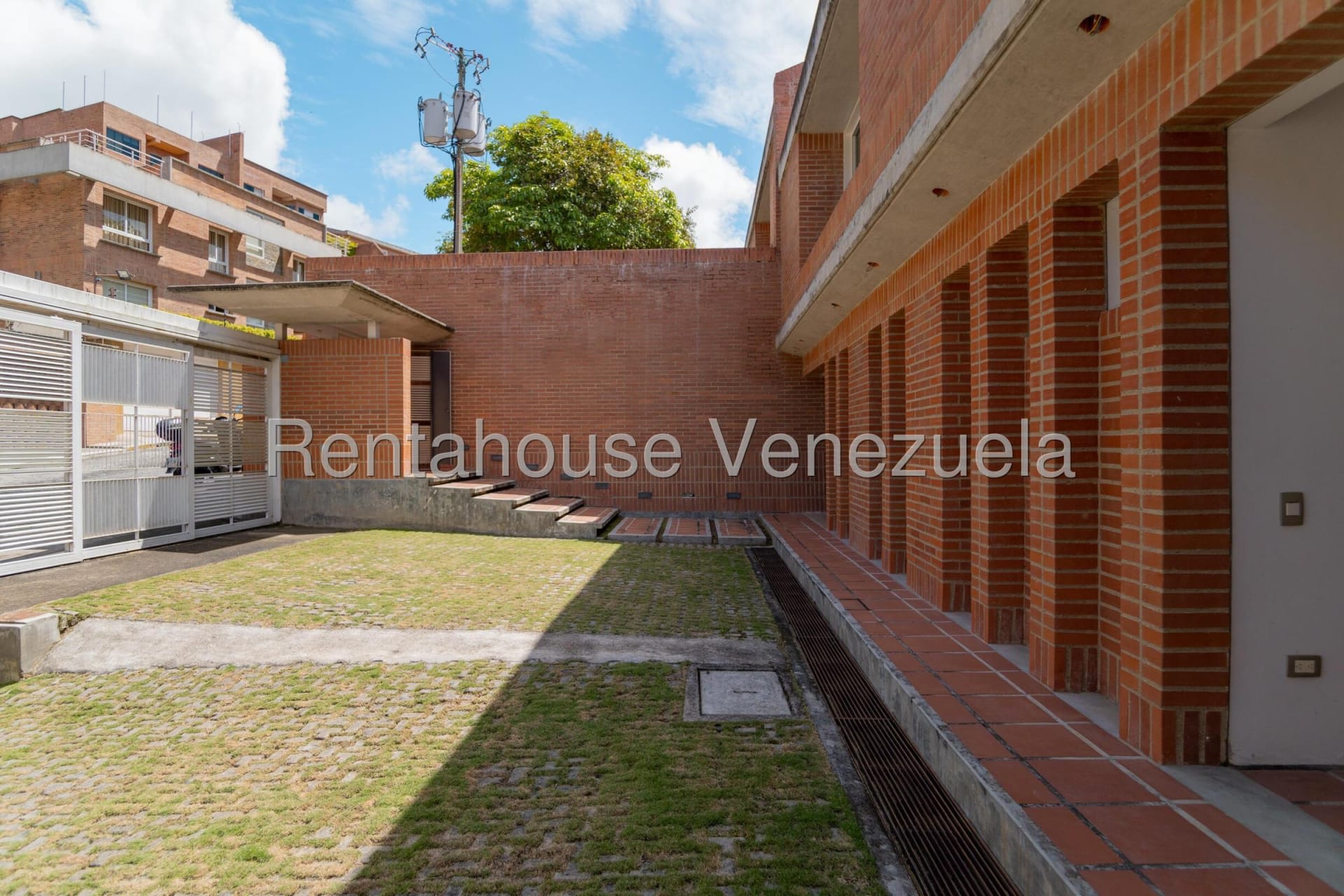 Casa en venta en Caracas (Alto Hatillo), foto 1 de 12