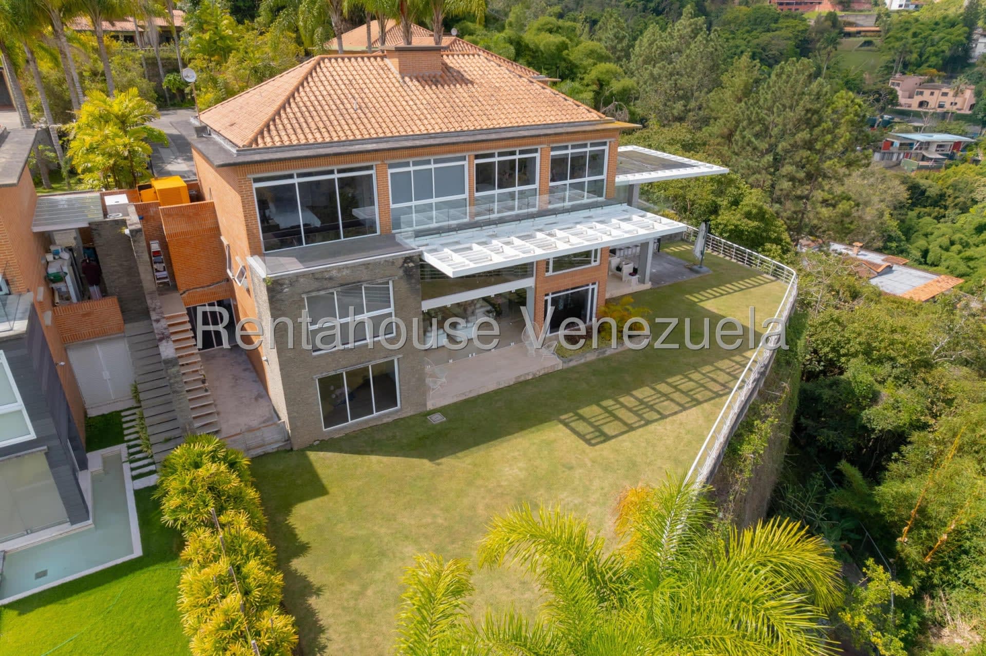 Casa en venta en Caracas (Alto Hatillo), foto 1 de 12