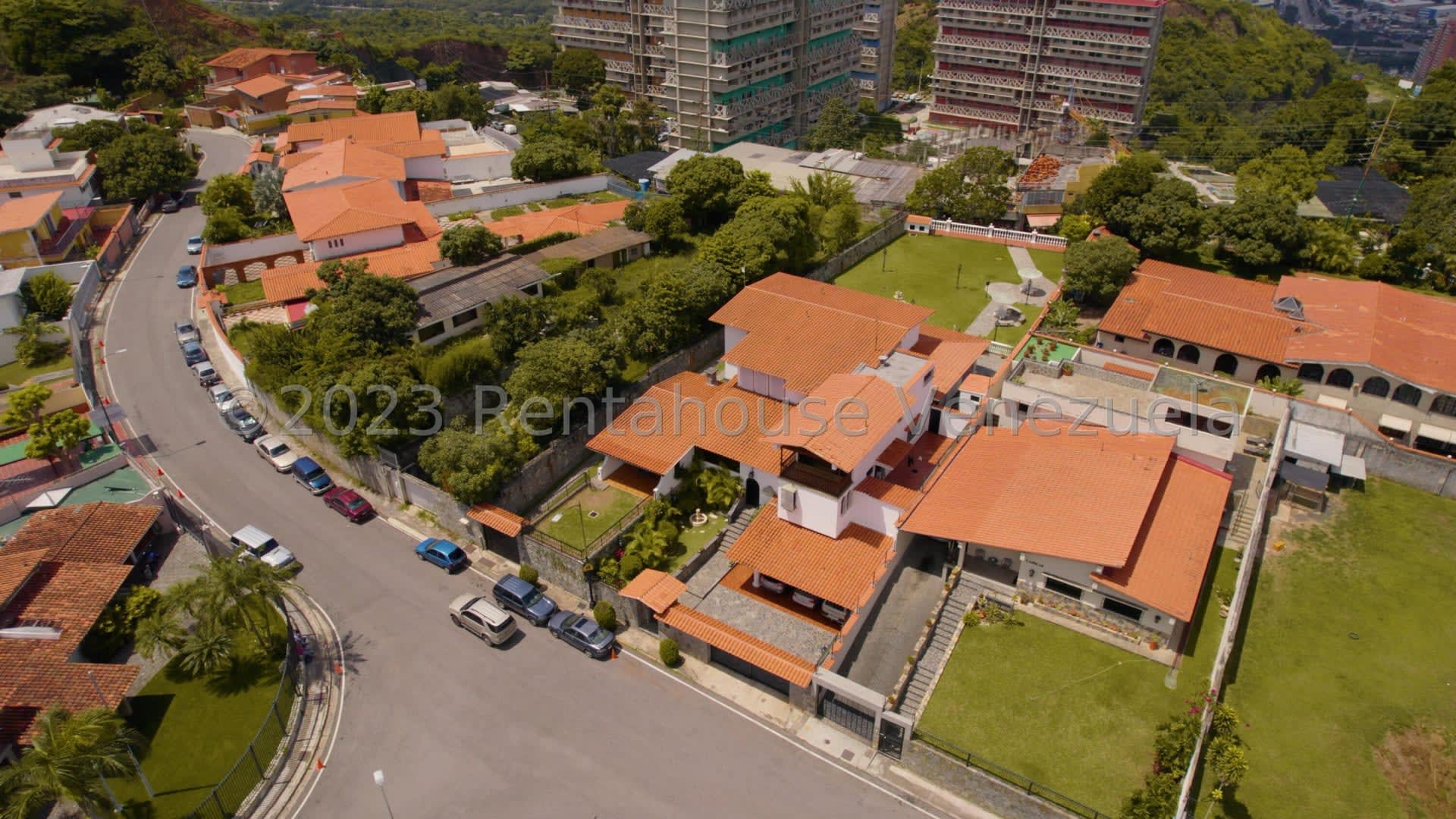 Casa en venta en Caracas (Cumbres de Curumo), foto 2 de 12