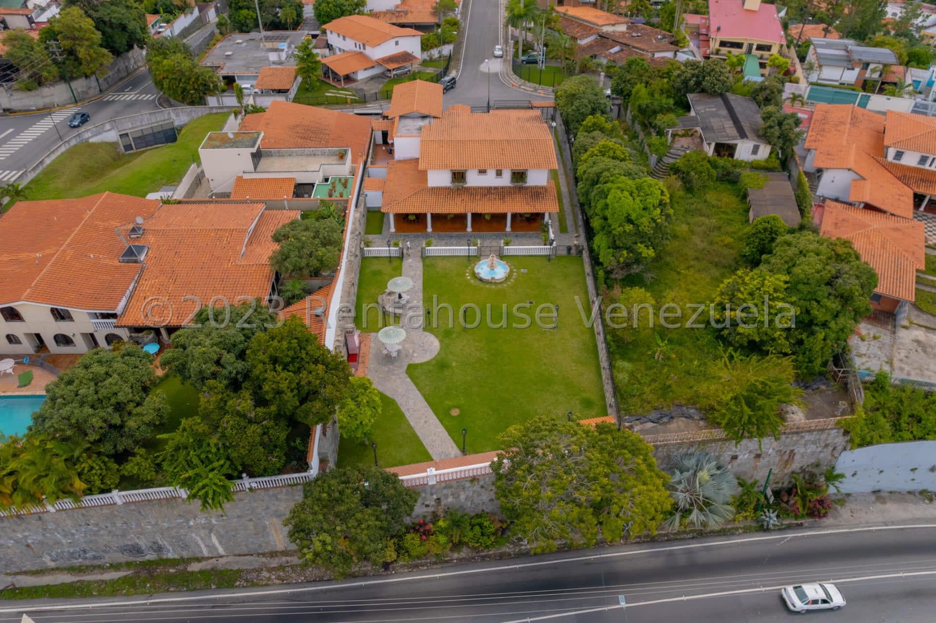 Casa en venta en Caracas (Cumbres de Curumo), foto 3 de 12
