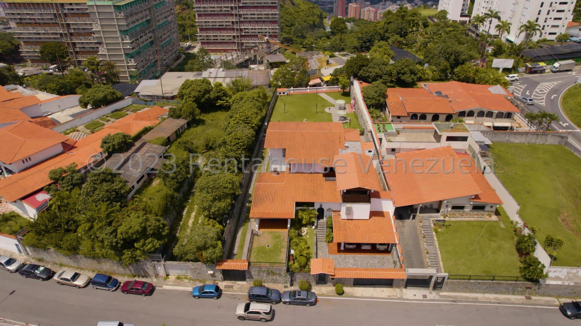 Casa en venta en Caracas (Cumbres de Curumo), foto 1 de 12