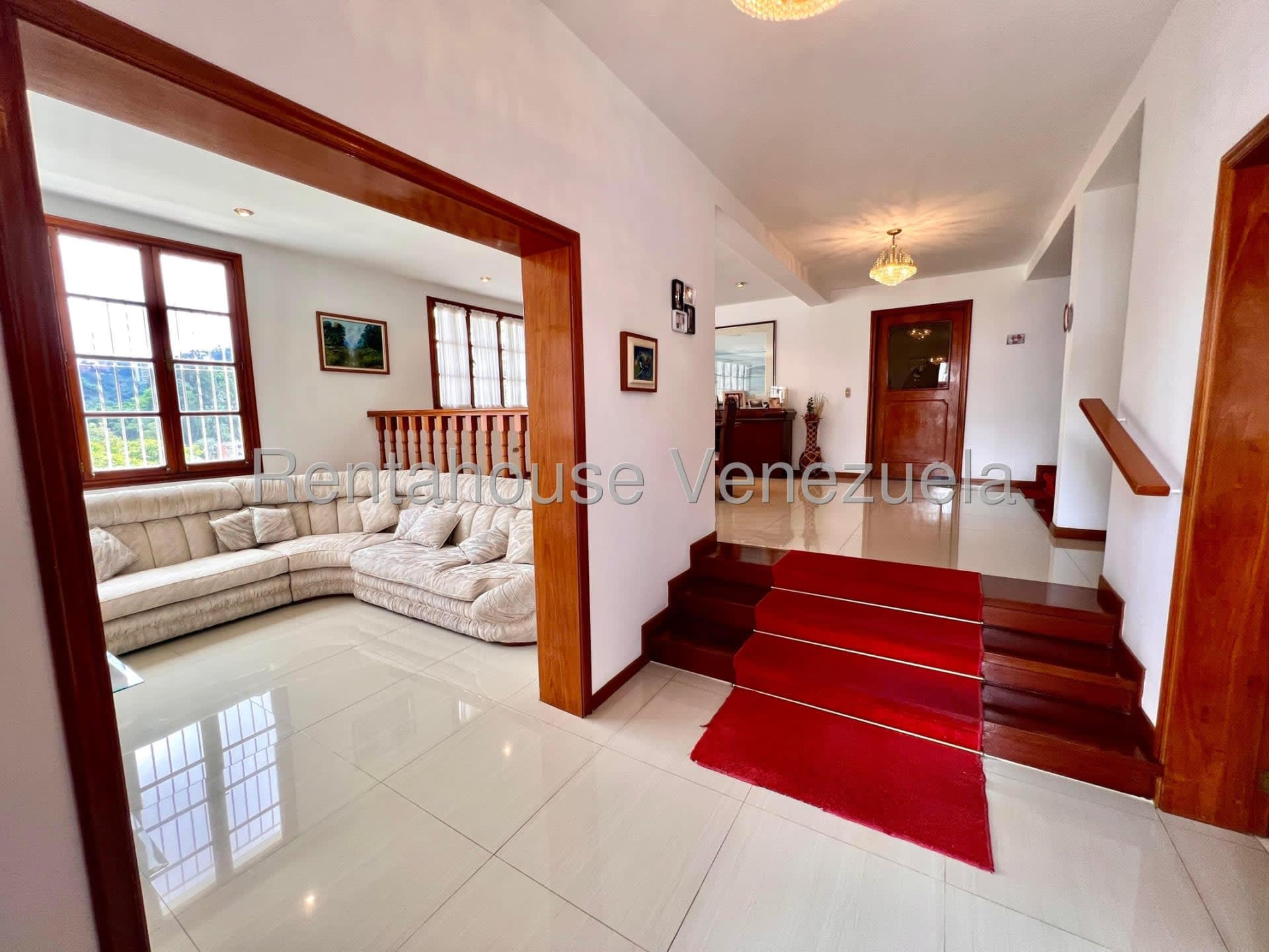 Casa en venta en Caracas (Los Naranjos del Cafetal), foto 3 de 12