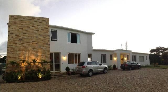 Casa en venta en Caracas (La Lagunita Country Club), foto 2 de 12