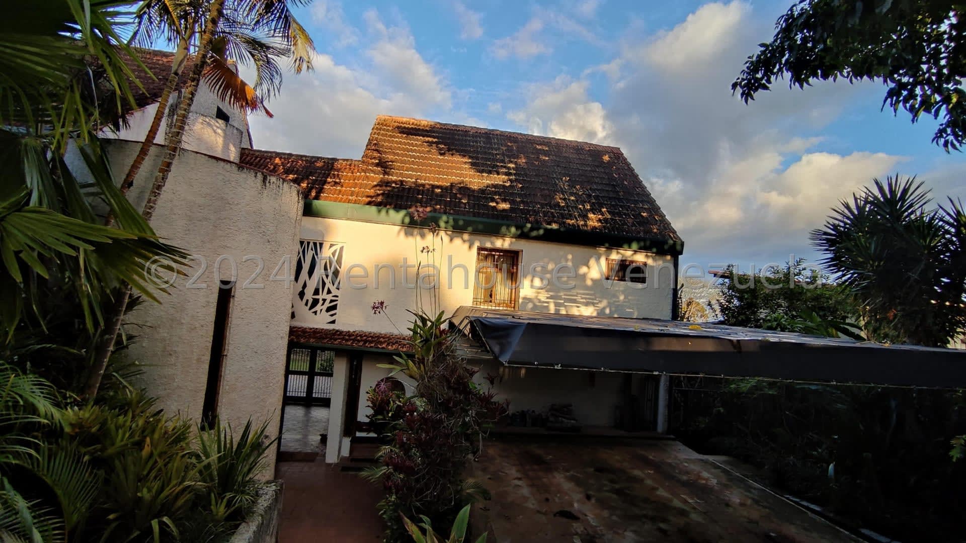 Casa en venta en Caracas (Oripoto), foto 2 de 12