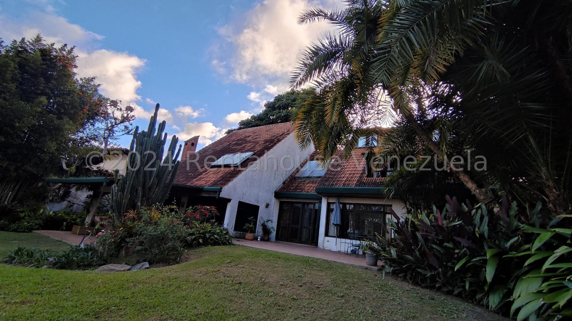 Casa en venta en Caracas (Oripoto), foto 1 de 12