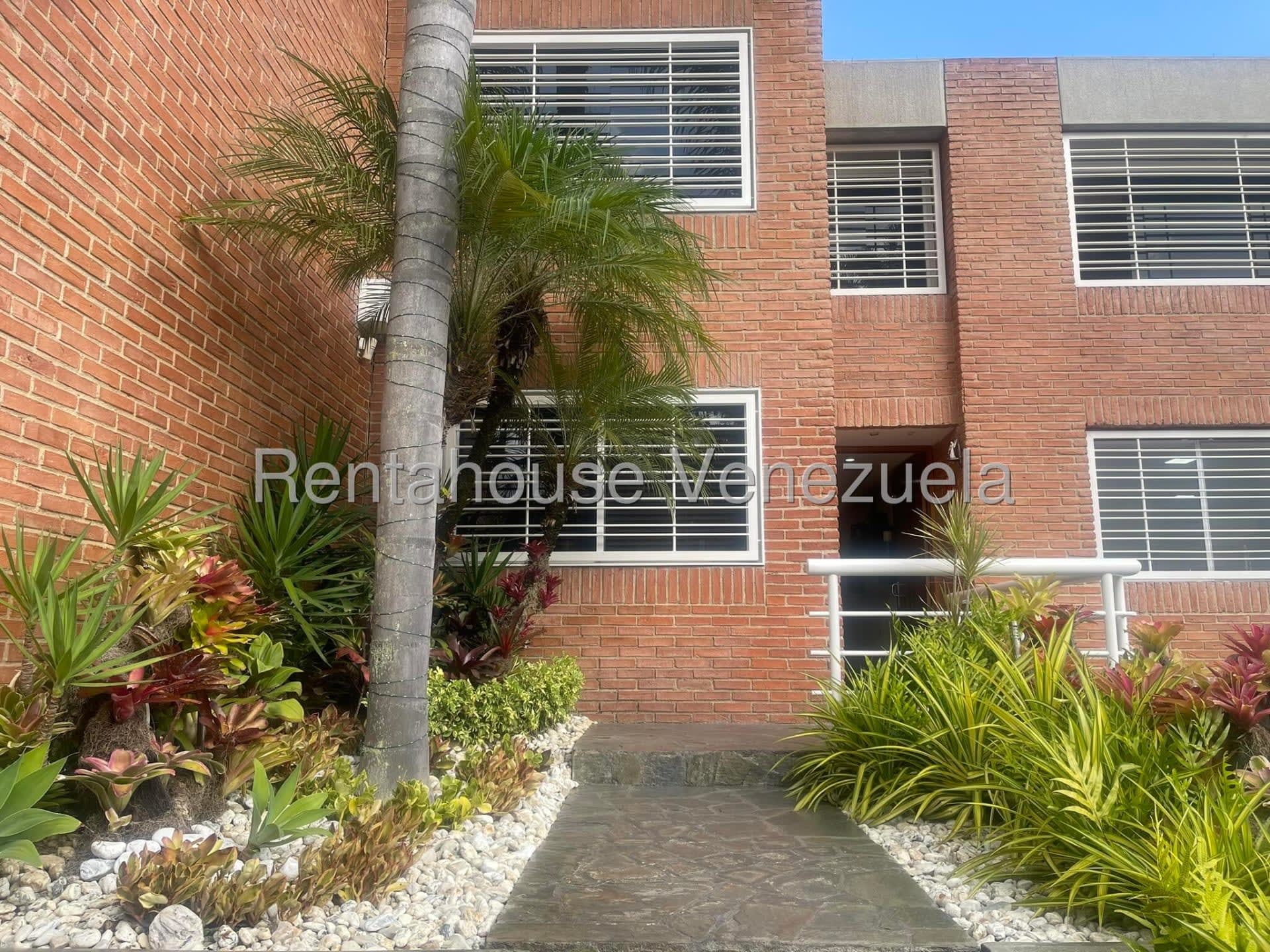 Casa en venta en Caracas (La Lagunita Country Club), foto 2 de 12