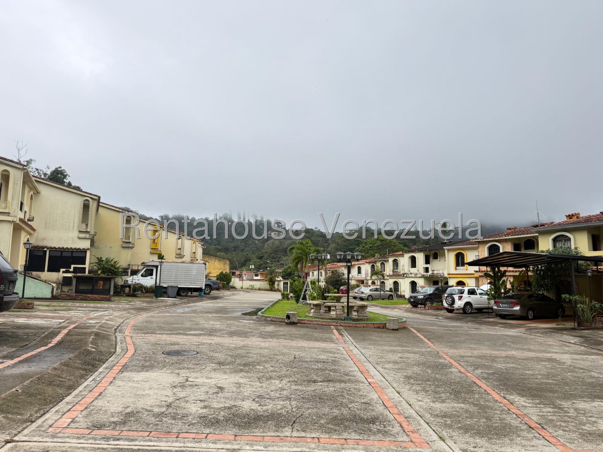 Casa en venta en Los Teques (Monte Claro), foto 2 de 12