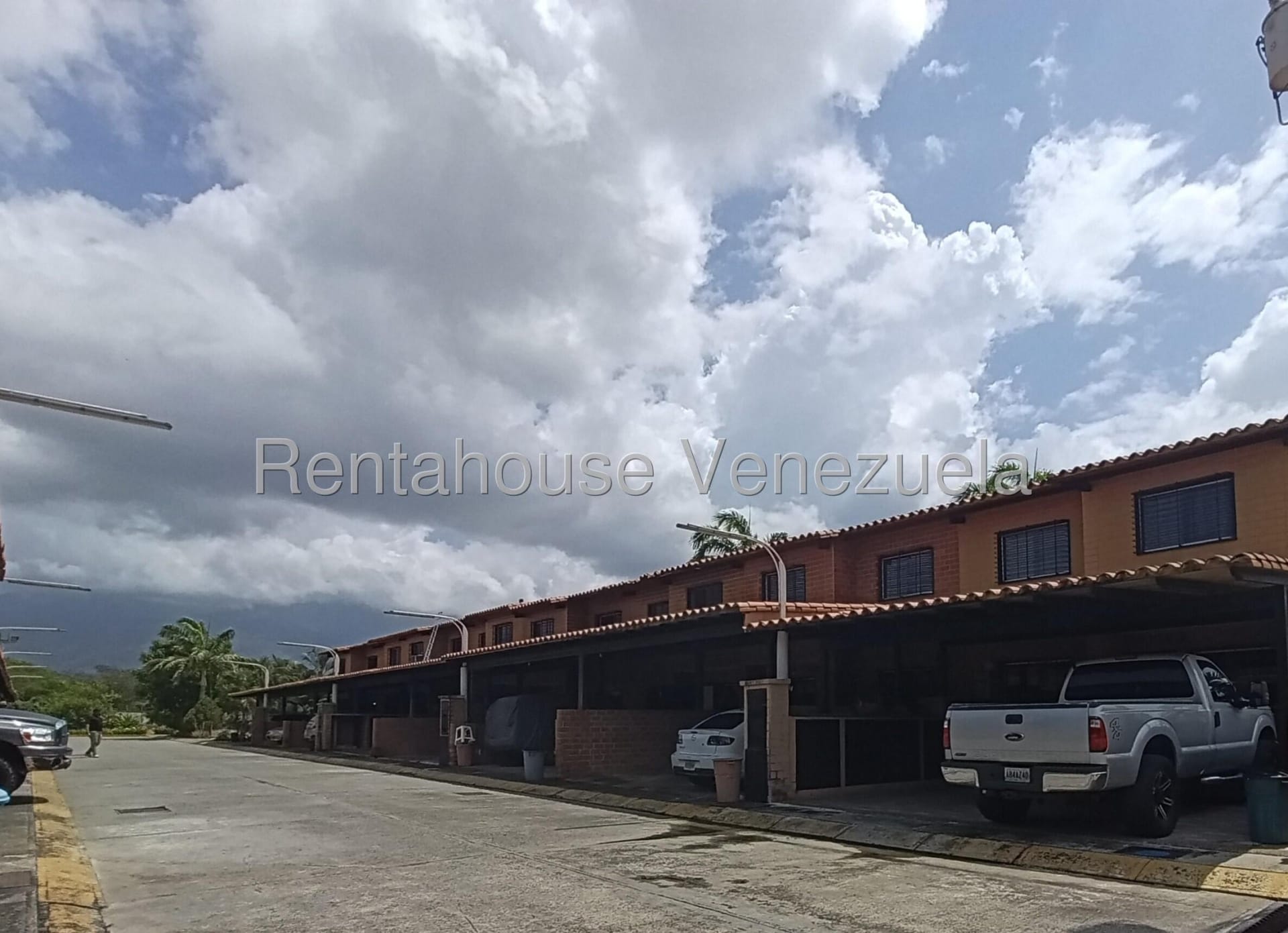 Casa en venta en Guatire (Villa Del Este), foto 2 de 12