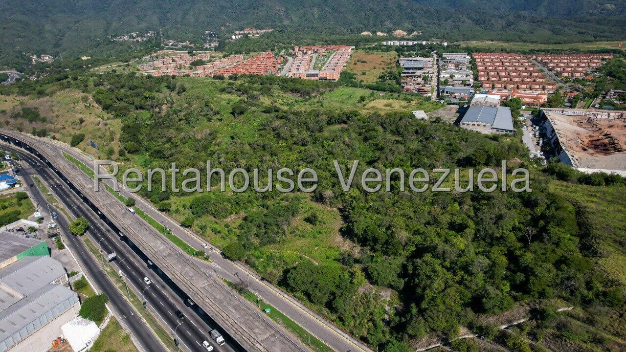 Terreno en venta en Caracas (El Ingenio), foto 2 de 11