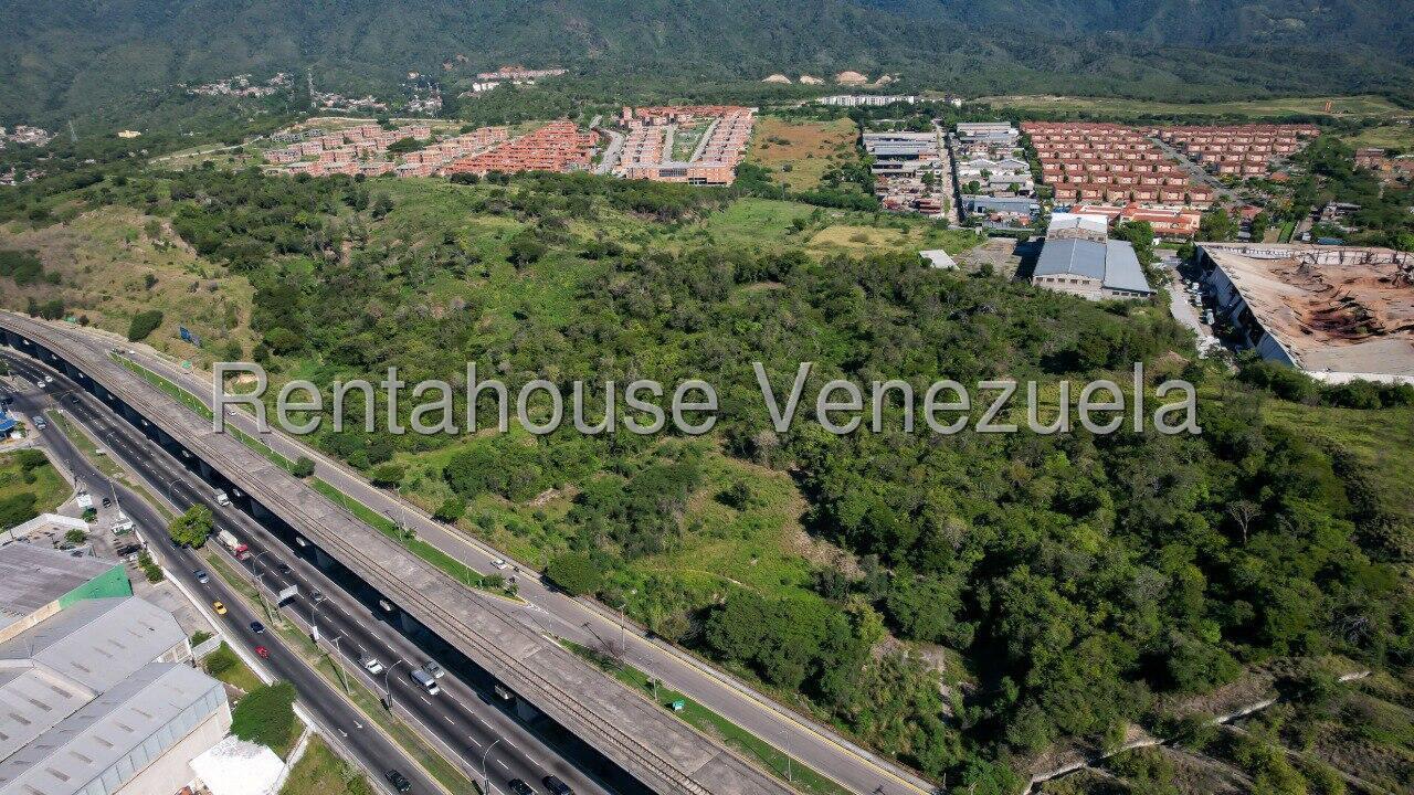 Terreno en venta en Caracas (El Ingenio), foto 1 de 11