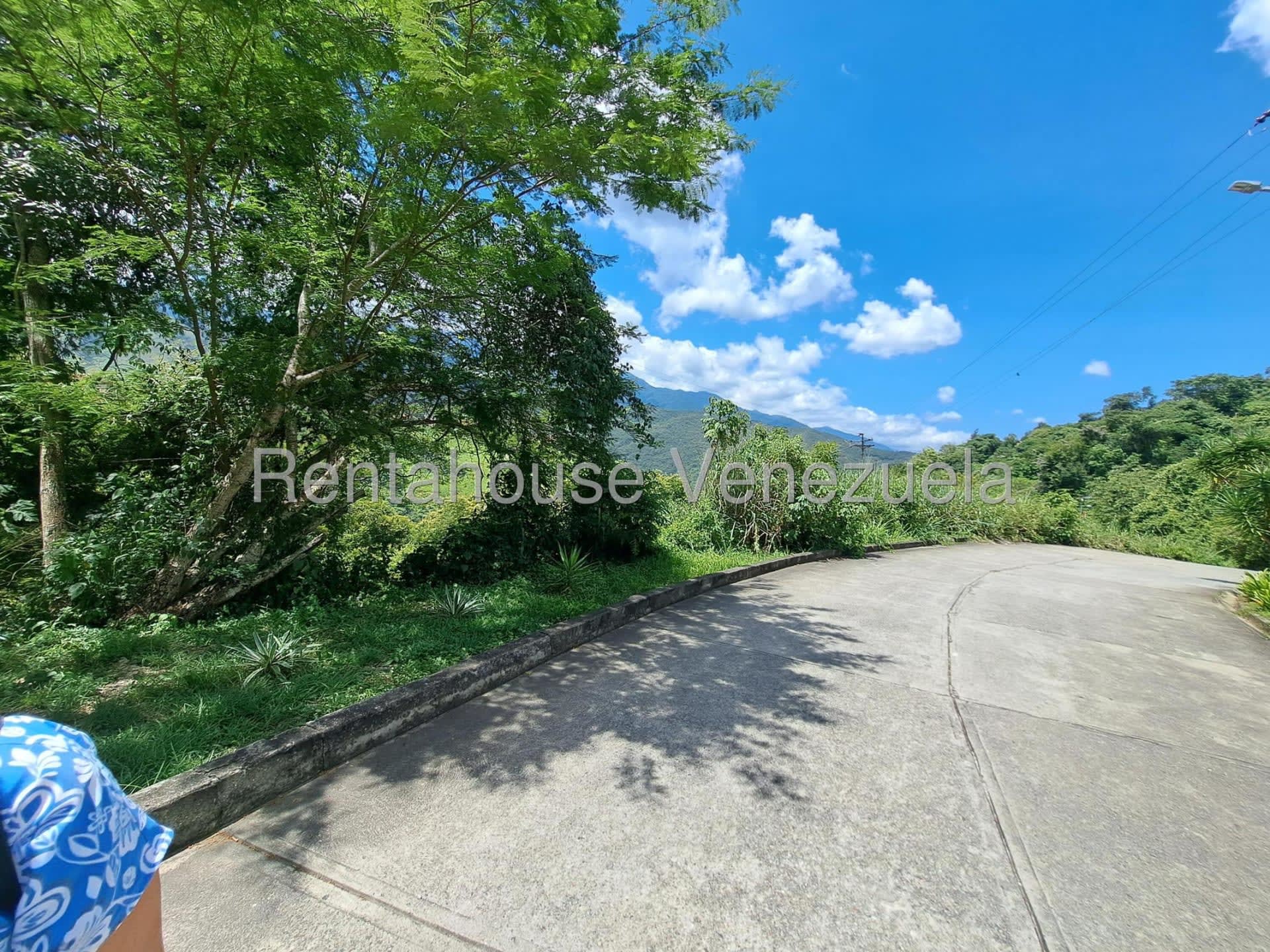 Terreno en venta en Caracas (Parque Caiza), foto 2 de 10