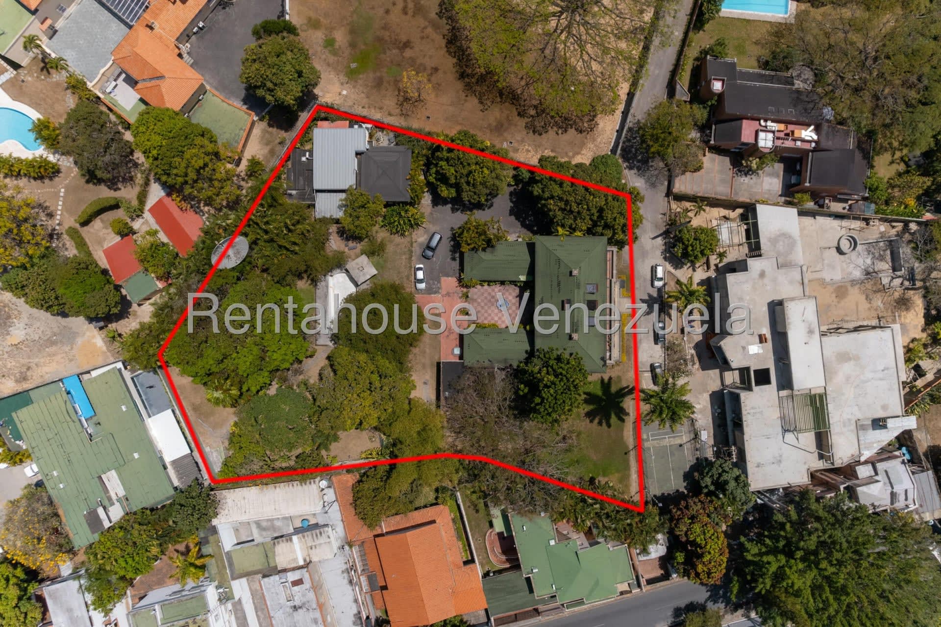 Terreno en venta en Caracas (Country Club), foto 2 de 10