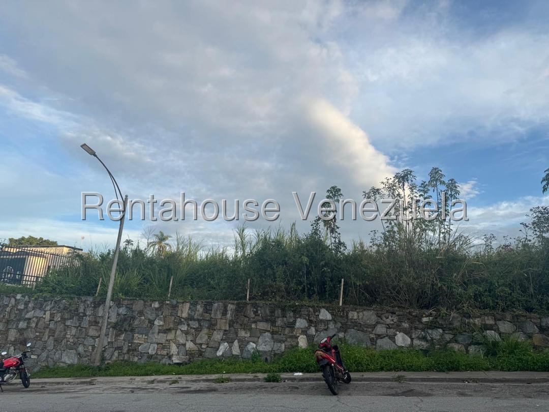 Terreno en venta en Caracas (La Lagunita Country Club), foto 2 de 8