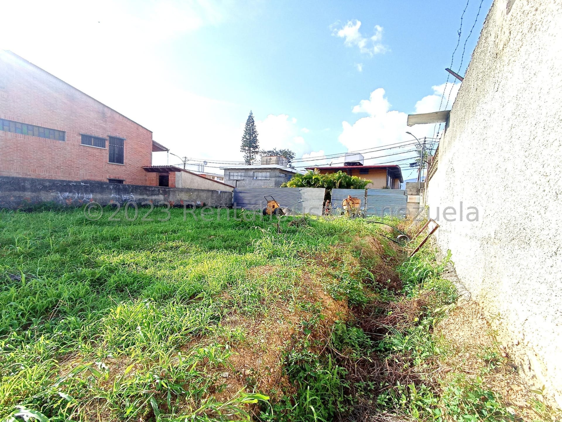 Terreno en venta en Caracas (Charallavito), foto 2 de 12