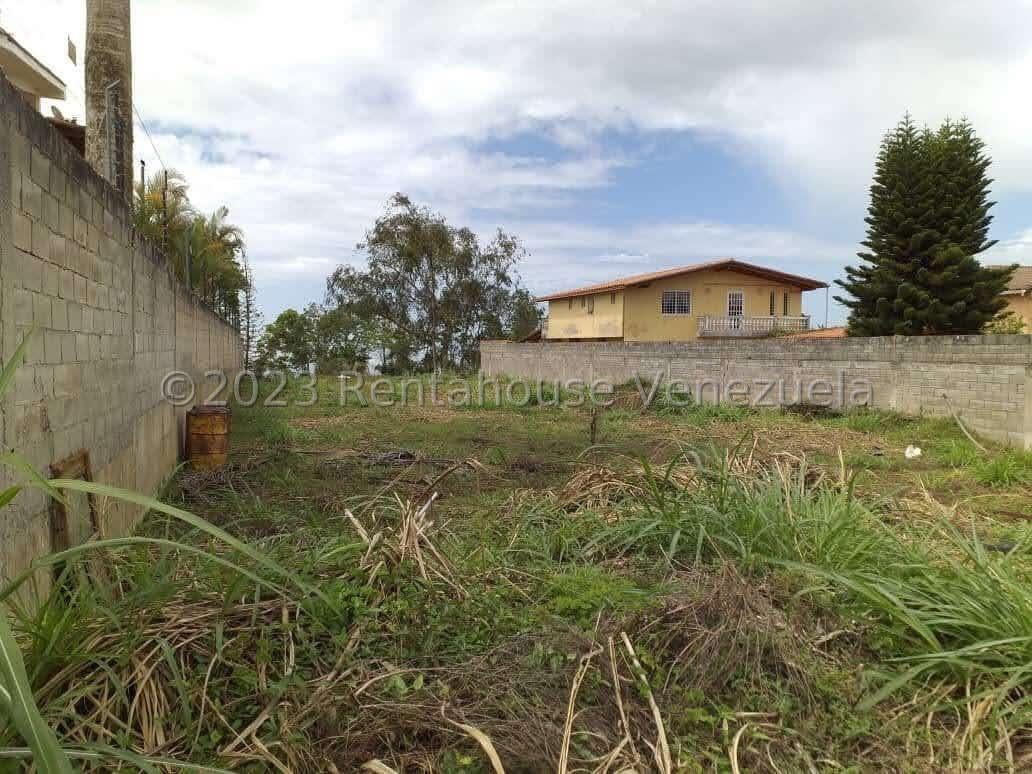 Terreno en venta en Caracas (Parque el Retiro), foto 2 de 5