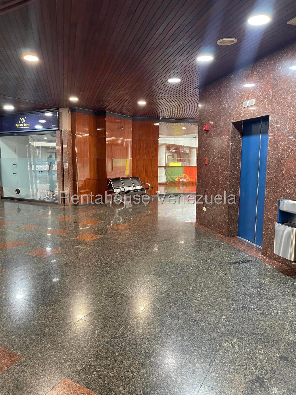 Local comercial en alquiler en Caracas (Santa Fe Norte), foto 2 de 9