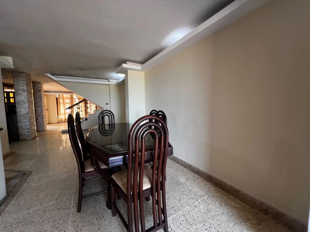 Apartamento en venta en Maracaibo (Sector Milagro Norte), foto 2 de 12